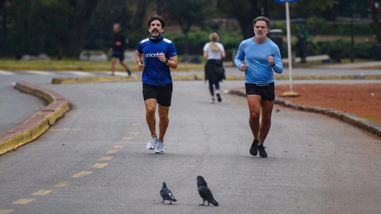 Cuál es la postura correcta al correr